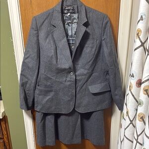 Vintage Jacques Women's Gray Blazer and Skirt Set